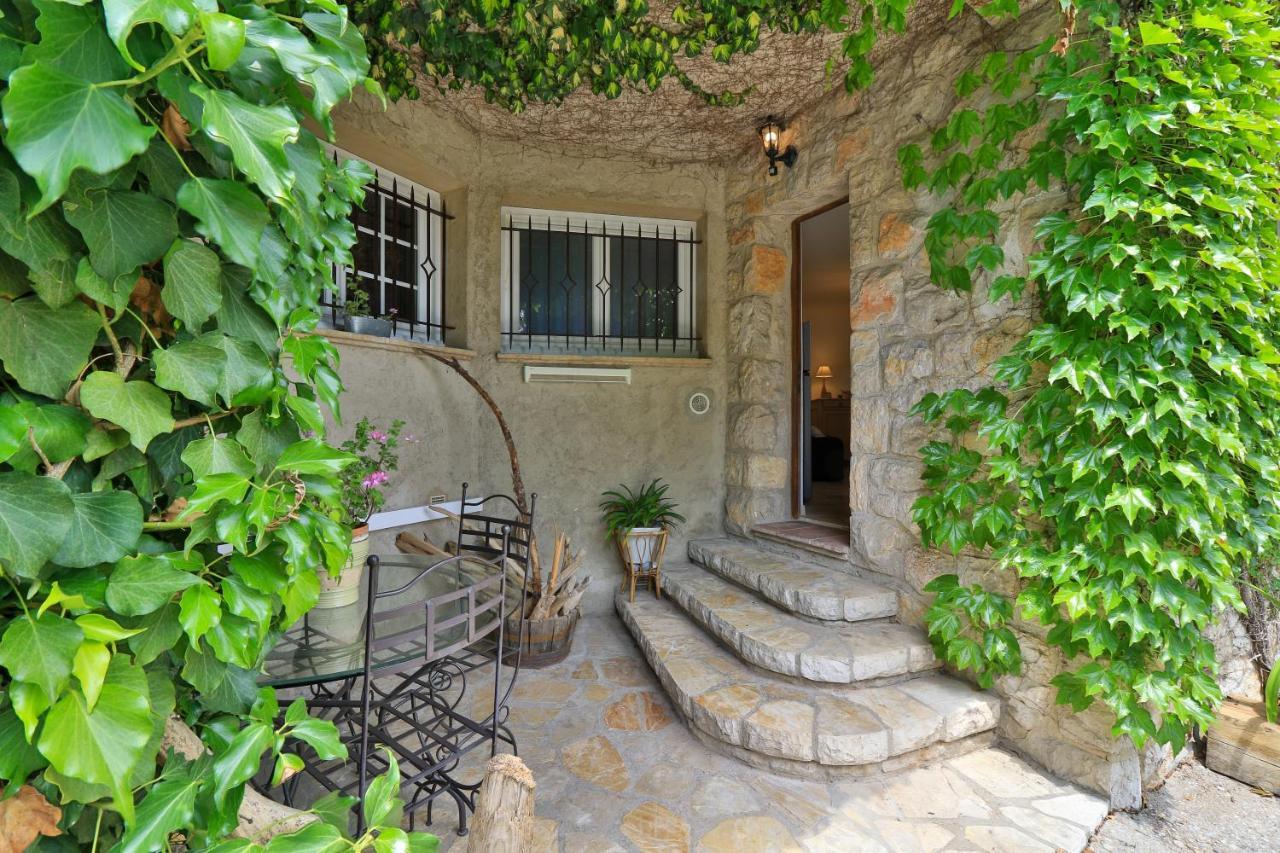 Bed and breakfast Le Mazet de Tourrettes Extérieur photo