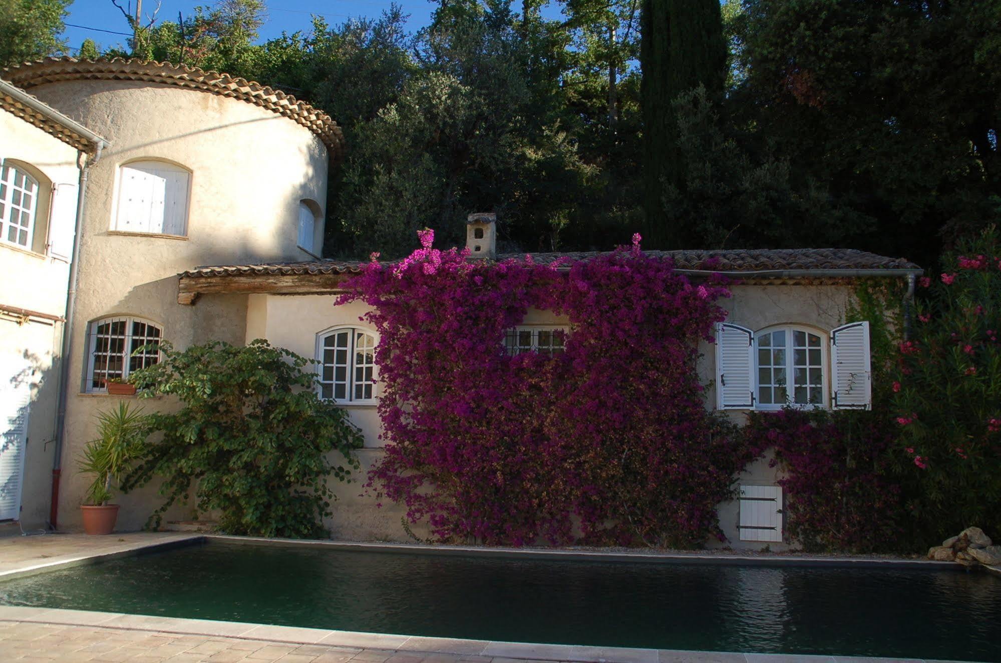 Bed and breakfast Le Mazet de Tourrettes Extérieur photo